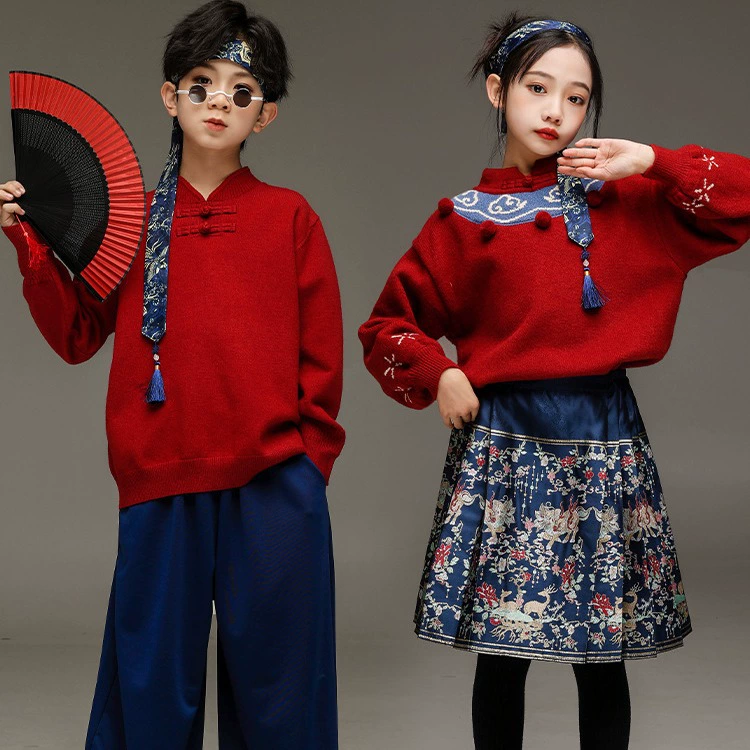 Девушка платье с конским лицом праздничный красный мальчик в китайском стиле