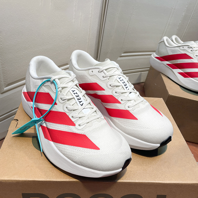 Zapatos de entrenamiento de carreras blancos para hombres y mujeres verano 2025 nuevos zapatos casuales de malla transpirables con suela suave