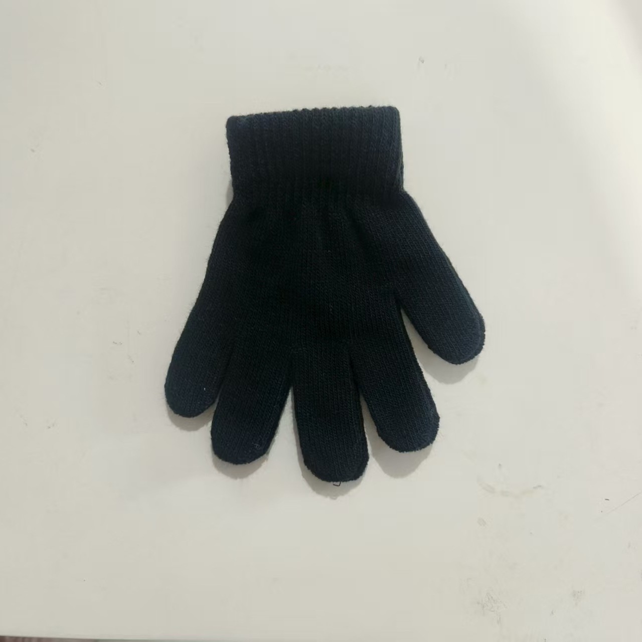 El lugar del fabricante puede agregar un logotipo para tejer color sólido otoño e invierno para niños, jacquard mágico cálido, guantes de pesca de ciclismo engrosados