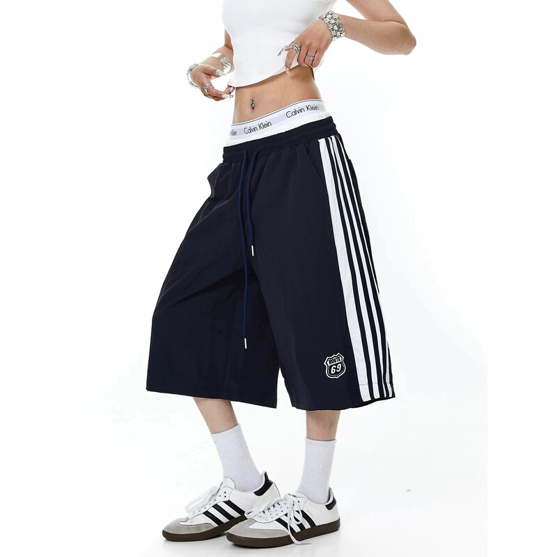 American-Style Casual Shorts for Men and Women, New Summer Model with Color-Blocking Stripes, Double Waistband, Versatile Sports Loose-Fitting Cropped Pants American-Style Casual Shorts for Men and Women, New Summer Model with Color-Blocking Stripes, Double Waistband, Versatile Sports Loose-Fitting Cropped Pants