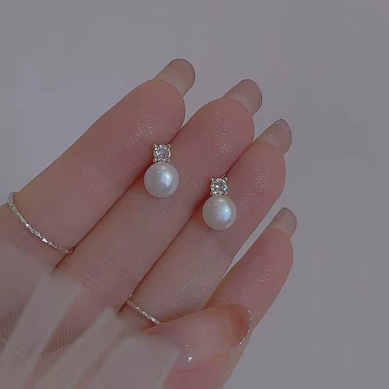 Серьги, ушные клипсы, стиль лёгкой роскоши, стиль высокого качества