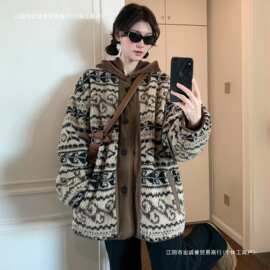 费尔岛印花羊羔毛新款秋冬感保暖外套毛毛绒复古大衣短款
