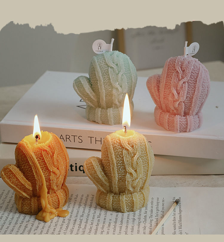 Cute Gloves Paraffin Candle display picture 1