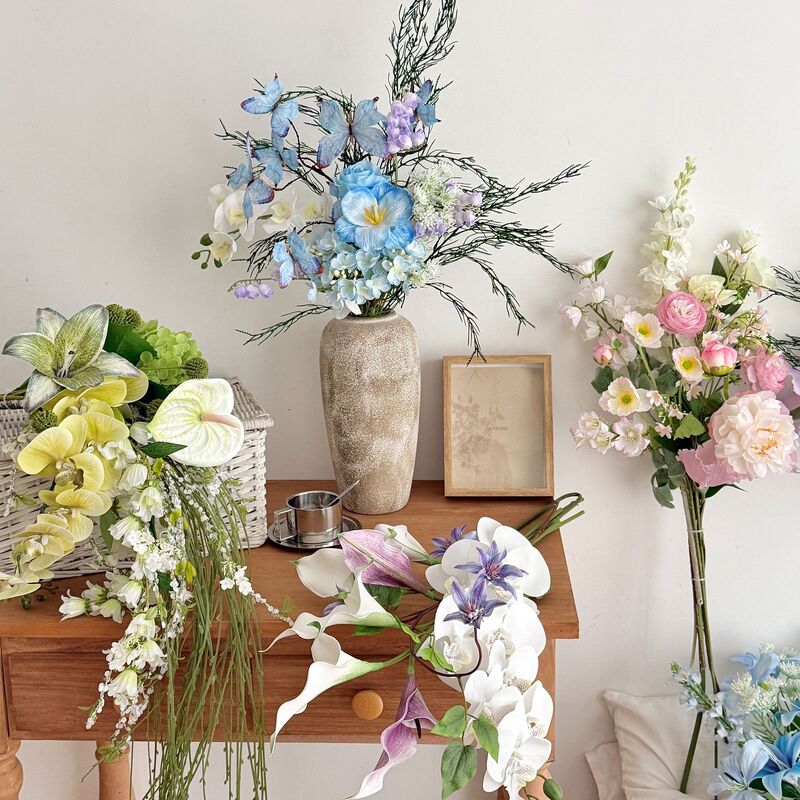 Florist Designs High-End Artificial Flower Bouquets for Home Living Room Decoration, Graduation Season Hand-Held Flowers, and Photography Props