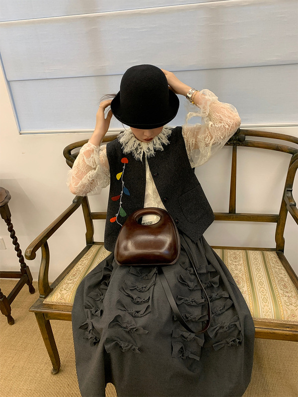 le rouge周美美 秋冬密码100仿羊毛刺绣深灰色百搭叠穿马甲|undefined