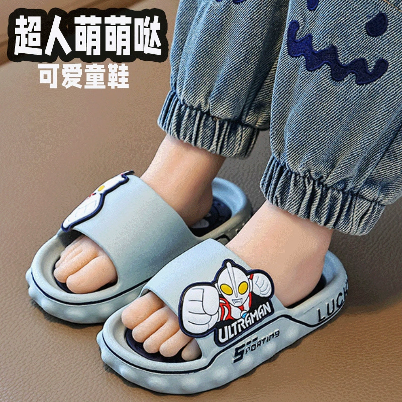 Детские тапочки мальчик топает на фекалии