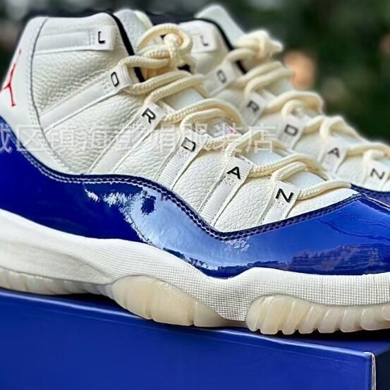 Overseas version, top-quality first-layer cowhide, real carbon sole, practical basketball shoes Jordan AJ11, complete set with blue box packaging