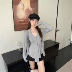 大码女装秋季V领吊带宽松遮肉长袖开衫上衣温柔韩系两件套