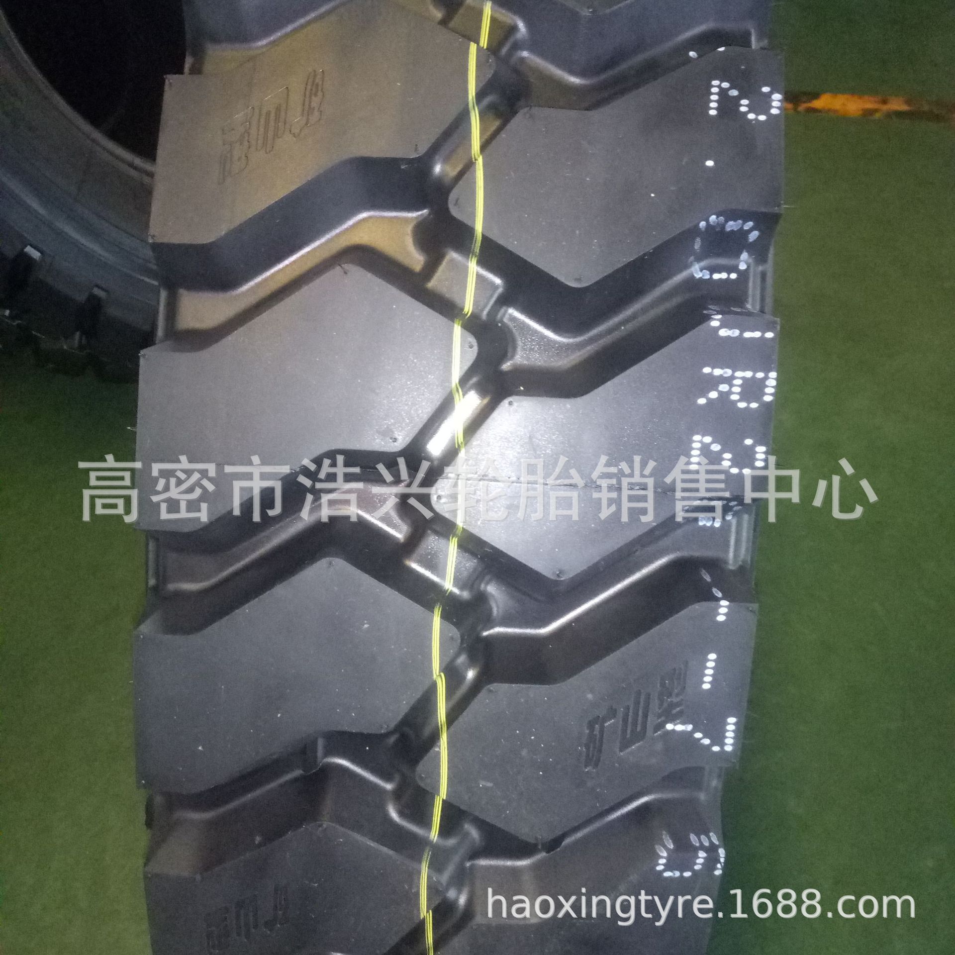 900R20 1000R20矿山全钢轮胎卡货车工程1100R20 1200R20轮胎