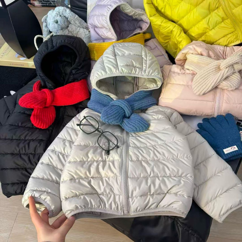 Children's clothing, solid color, warm, hooded, cotton-padded jacket, cute, casual, stylish and fashionable for girls and boys.