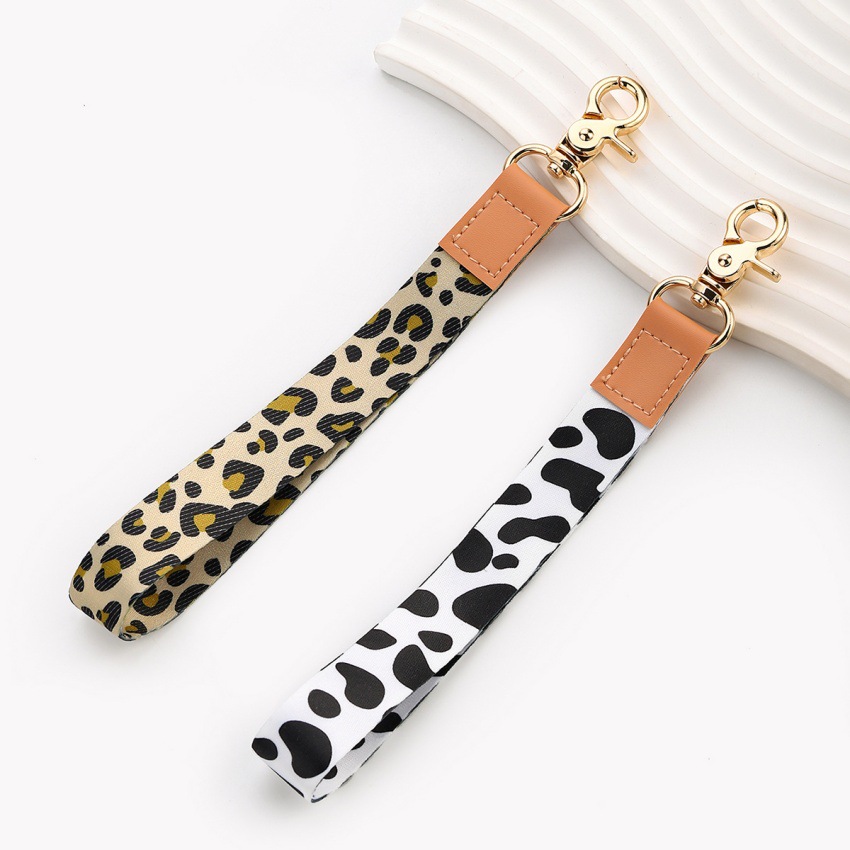 1 Piece Quantity Simple Style Cow Pattern Leopard Polyester Unisex Keychain