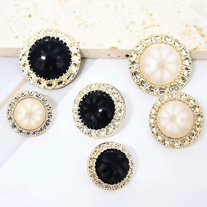 Пластиковые пуговицы для пальто, перламутровые пуговицы, пуговицы для тренчей, имитация металлических рельефных пуговиц, высококачественные пуговицы для ручной работы