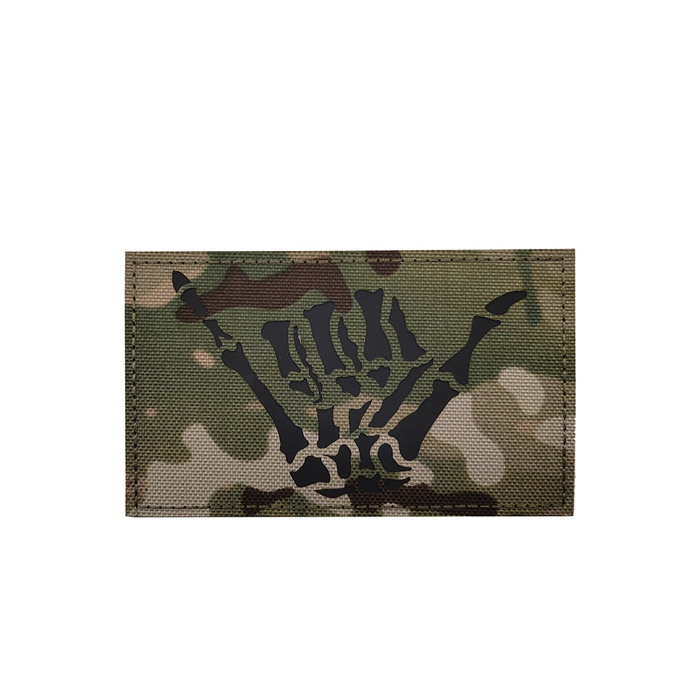 Taiyi copyright suministro en stock Ray cráneo dedo derecho gesto 666IR identificación capítulo velcro luminoso insignia