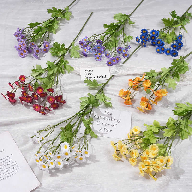 Imitation small chamomile daisy artificial flower artificial flower silk flower pastoral decorative props bouquet artificial flower wholesale