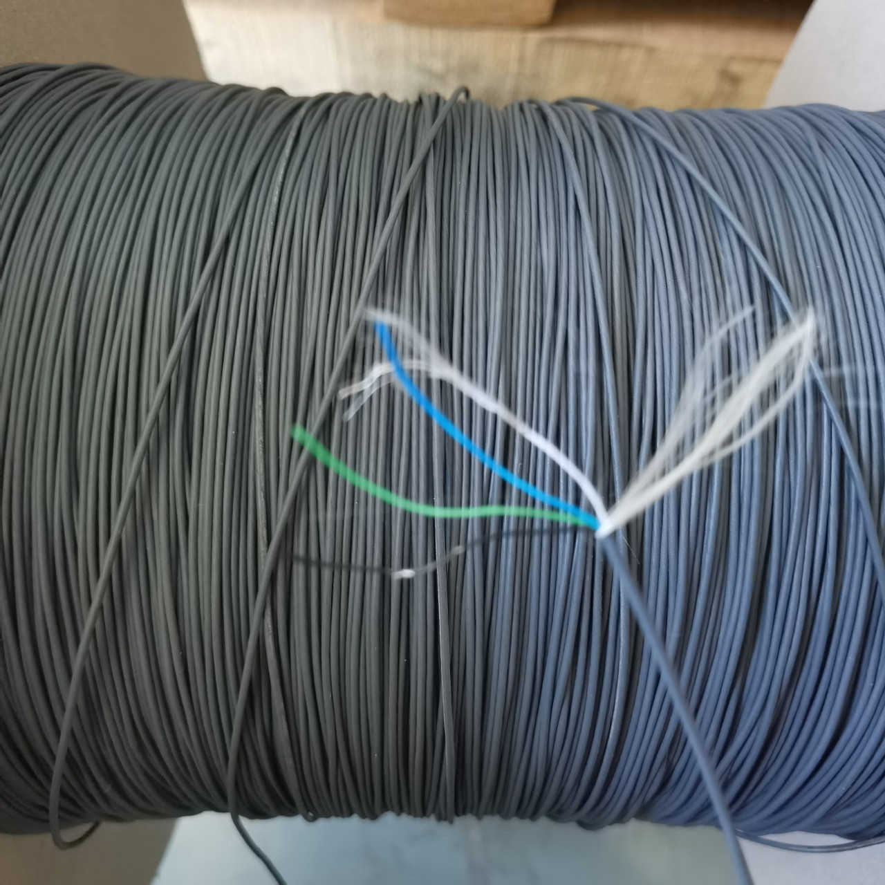 磐石皮线1.25四芯水泥灰可视锚鱼线1.65-4800d三芯可视钢丝鱼线