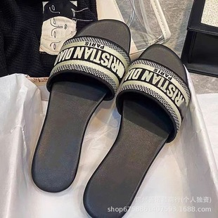 D���ļ��¿�̽���ĸƽ����ЬŮ��Ƥһ���⴩���e�������Ь�F؛