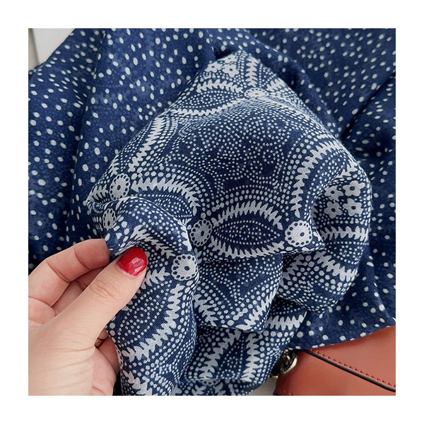 Blue and white elegant breathable scarf