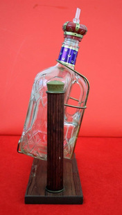 ���ƻʼҶY�ھƼ�·��ʮ���������m�ؾƼ�����@����ʿ��չʾ��