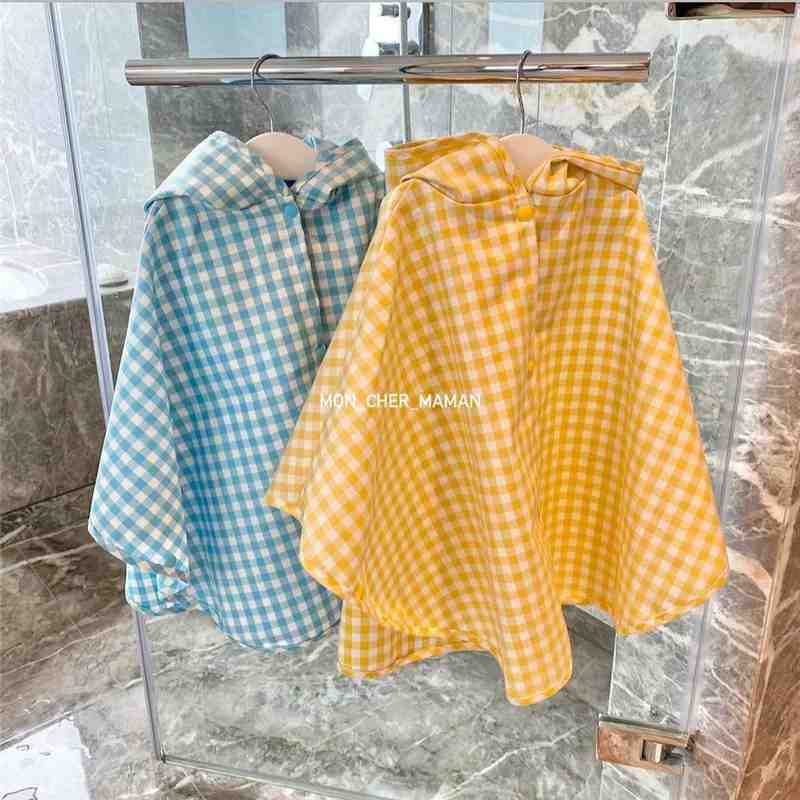 New Korean style plaid cape-style raincoat for boys and girls, fashionable and spacious, cute children's hooded rain poncho minnow
