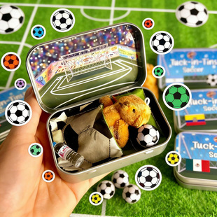 Soccer Bear Plush Toy in a Tin�F���b����̩���������ܼo��YƷ