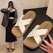 2025�¿���ЬŮ���⴩�r�аٴ�ɳ��ԡ�ҷ����ҾӼ��Û���ЬŮ