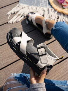 P 71165L Thick Sole Cross Strap Hollow Sandals �U���_�R��Ь