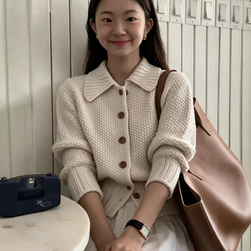 Korean-style artistic exquisite lapel sweater jacket for women, 2026 new autumn and winter versatile knitted cardigan for women 1653 Korean-style artistic exquisite lapel sweater jacket for women, 2026 new autumn and winter versatile knitted cardigan for women 1653