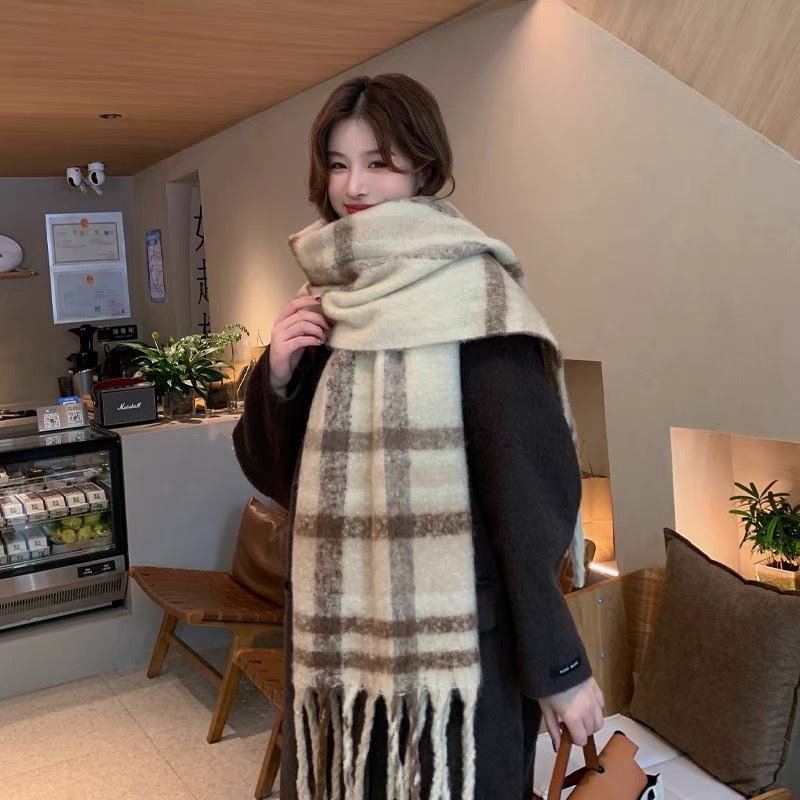2025新款美拉德高级感格子围巾女冬季韩版披肩两用春秋加厚保暖潮