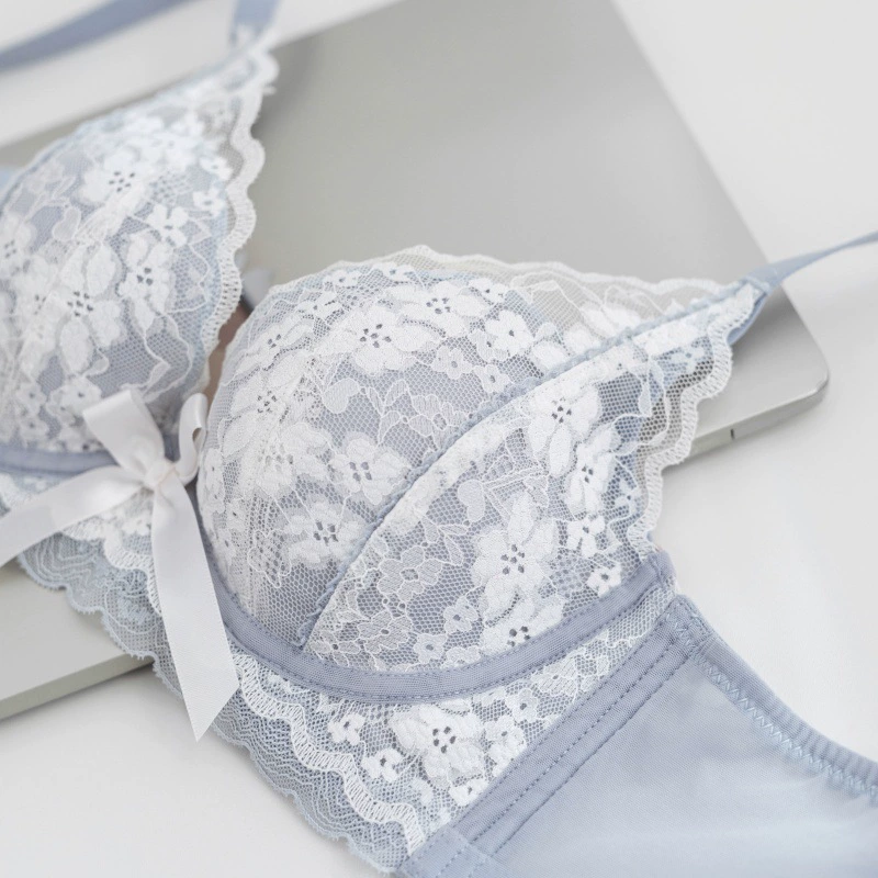 High-end light luxury lace covered push-up, thickened, skin-friendly inner lining, pull-up, anti-sagging adjustable bra
