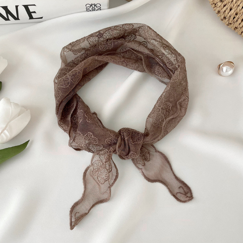 Bufanda de triángulo de encaje de flores para mujer primavera y verano estilo coreano de moda todo fósforo hueco color sólido protección del cuello bufanda pequeña bufanda decorativa