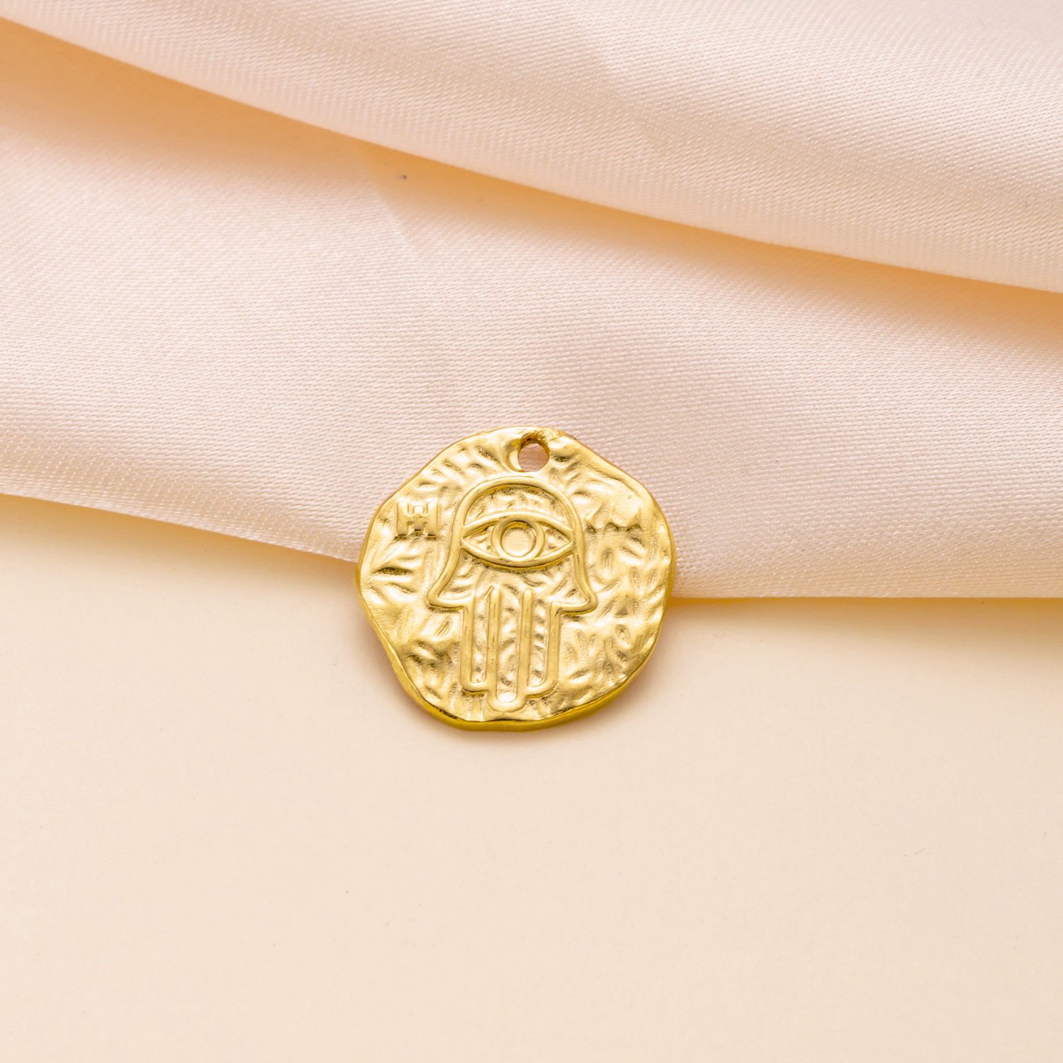 Colgante único transfronterizo accesorios de acero inoxidable europeos y americanos accesorios de collar de marca redonda estrella de mar accesorios de joyería de bricolaje exquisitos y lindos