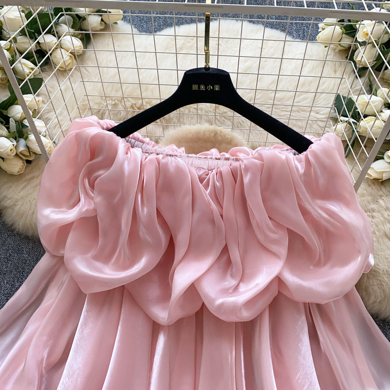 Camicia donna rosa spalle scoperte volant maniche a lanterna_voghion.com