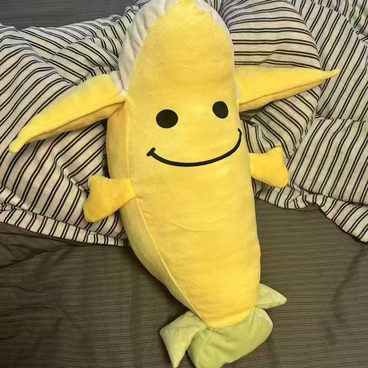 Internet celebrity Zhao Yufan's popular banana pillow, James merchandise, cute plush toy, large-sized doll gift