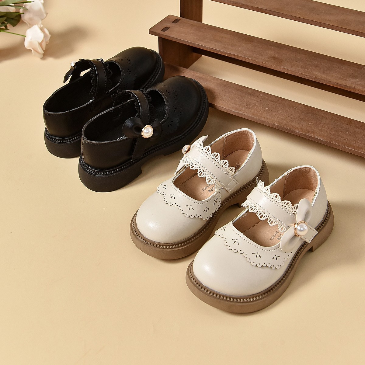 Zapatos de cuero para niñas 2026 primavera y otoño nuevos zapatos de estilo único para niños Marizhen moda princesa zapatos de espectáculo negro
