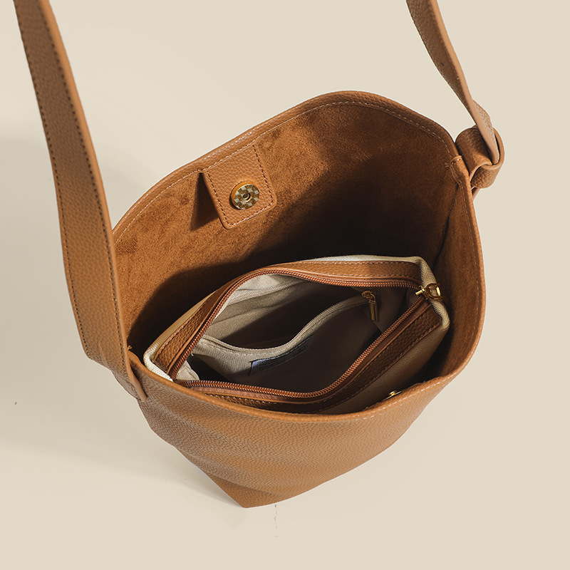 Women's Large Capacity Leather Shoulder Bucket Bag For Winter_voghion.com