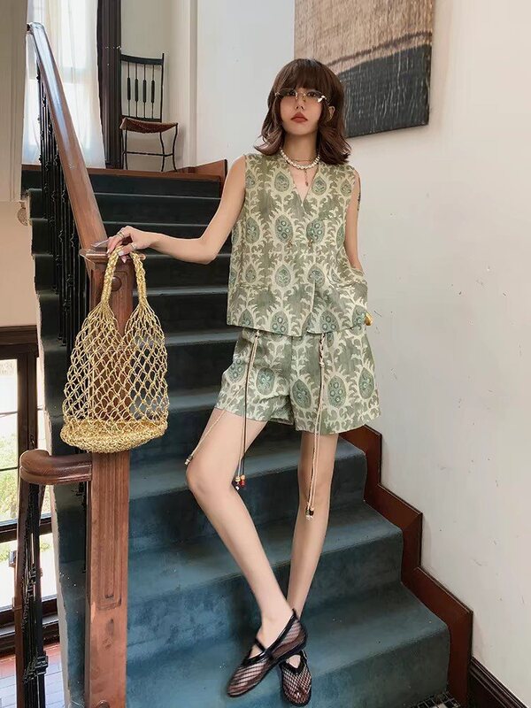 Nanyou Summer Style Fresh Green Linen Old Money Style Sleeveless Vest ➕ Casual Shorts with Belt Set