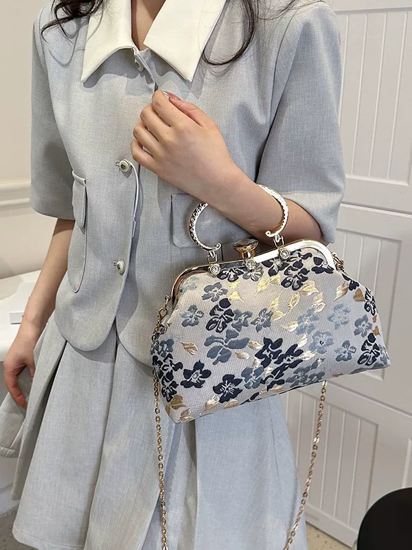 Sophisticated chain, winter one-shoulder bag