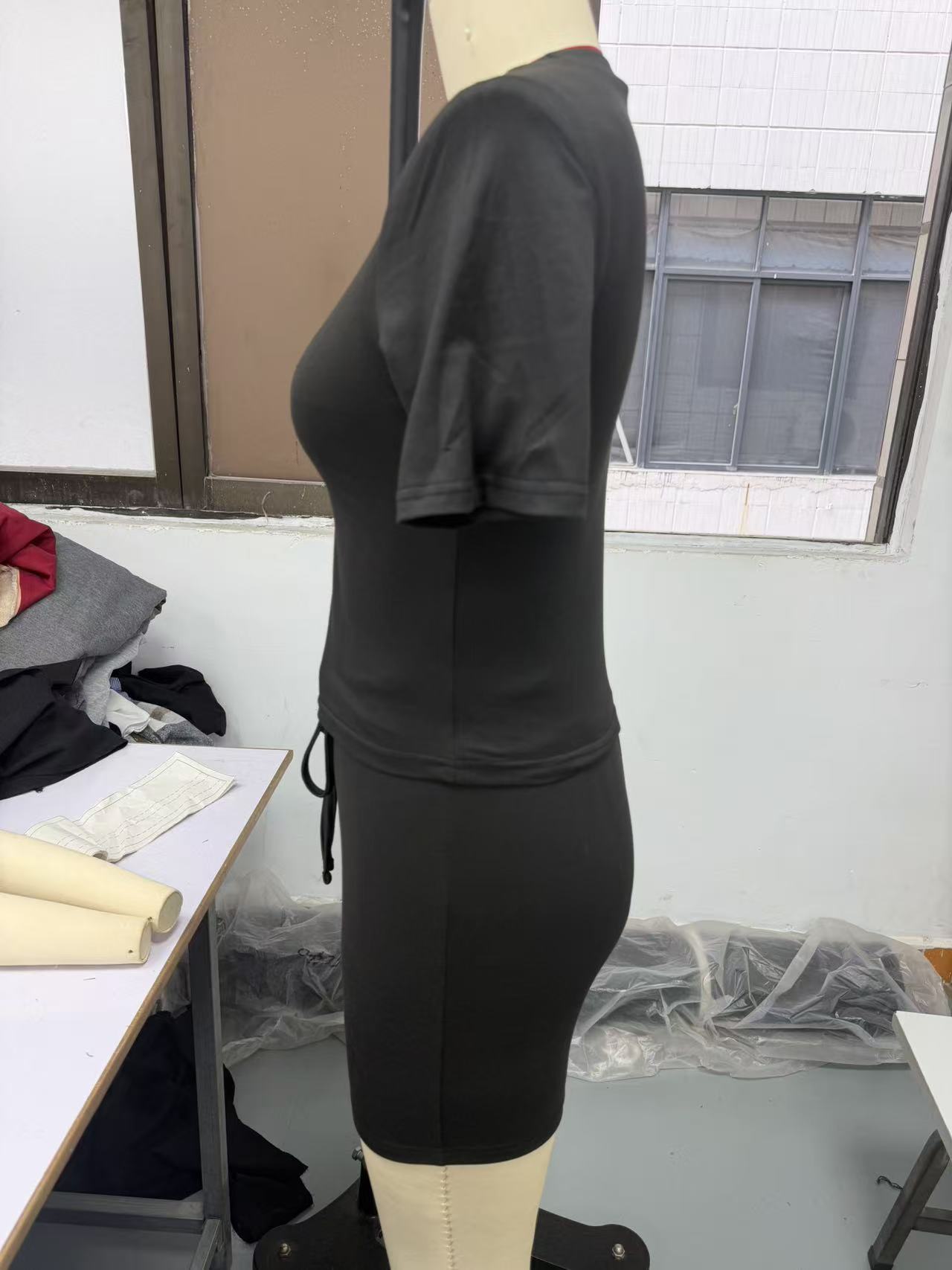 Einfarbiges Yoga Shorts Set Mit Bindegürtel Für Damen_voghion.com