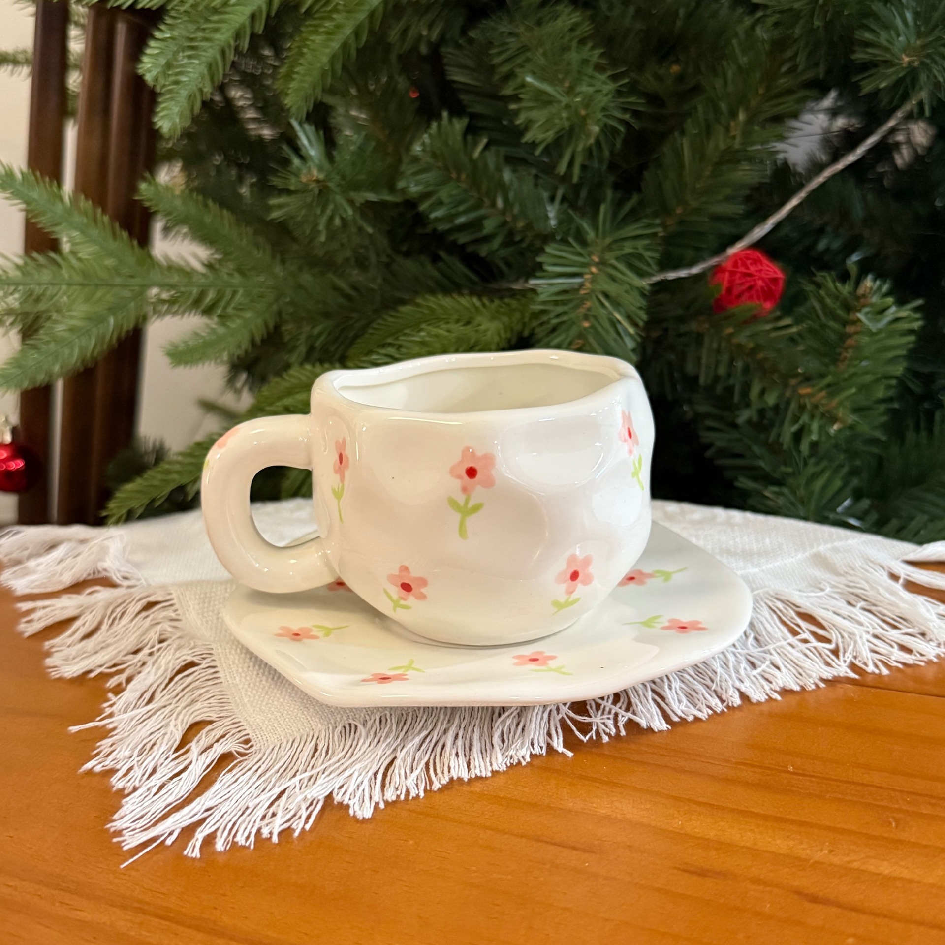Tazas y platos de cerámica de flores retro de estilo coreano, tazas y platos de café irregular pellizcado a mano, tazas y platos de té de la tarde