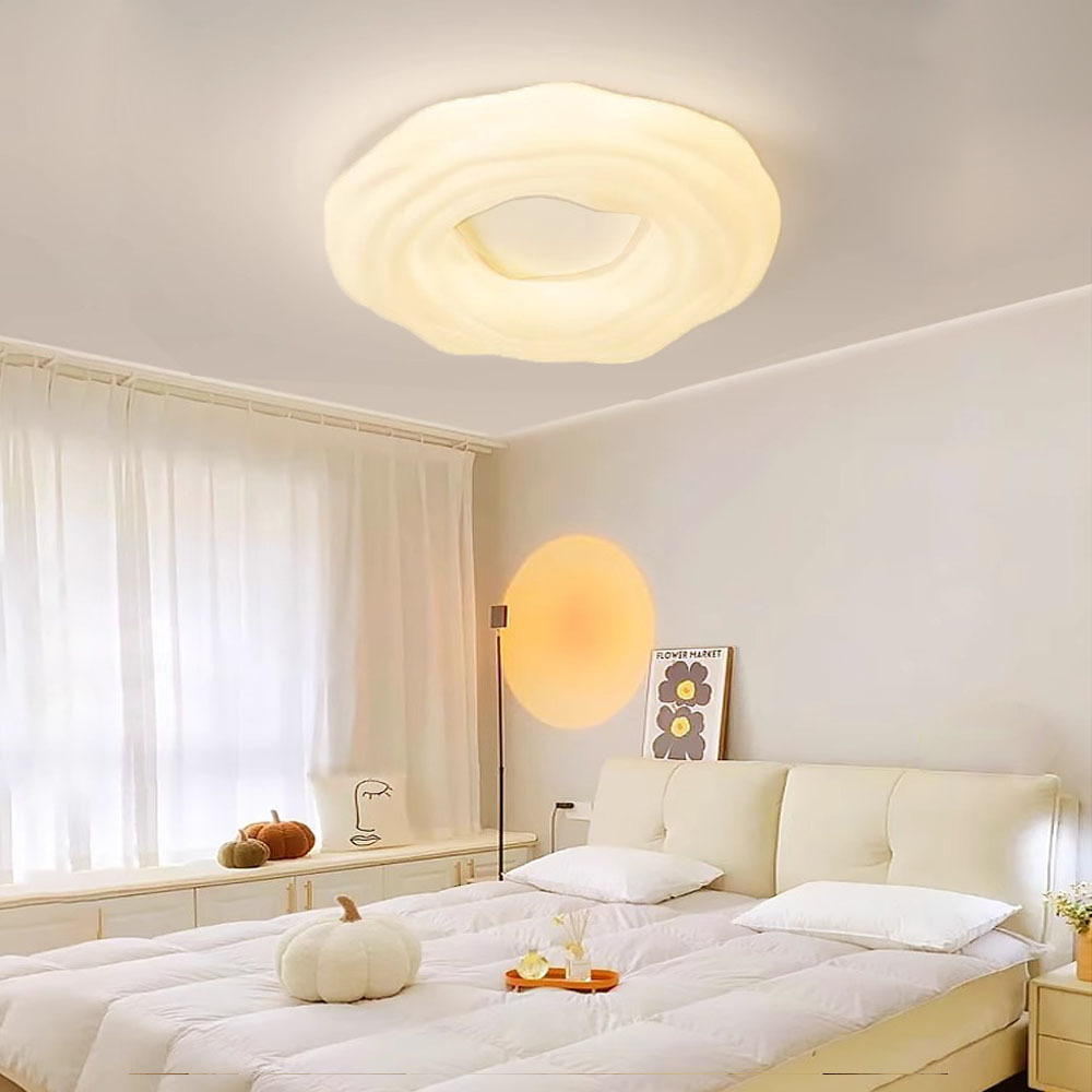 Lámpara de dormitorio moderna nórdica lámpara de protección ocular de espectro completo lámpara de sala de estilo crema lámpara Zhongshan lámpara de techo de galletas creativas