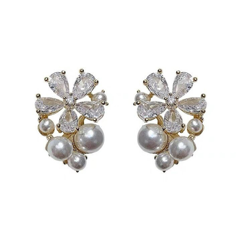 Japanese Korean Silver Needle Flower Zircon Female Ins Versatile Small And Simple Pearl Feeling Earrings_voghion.com