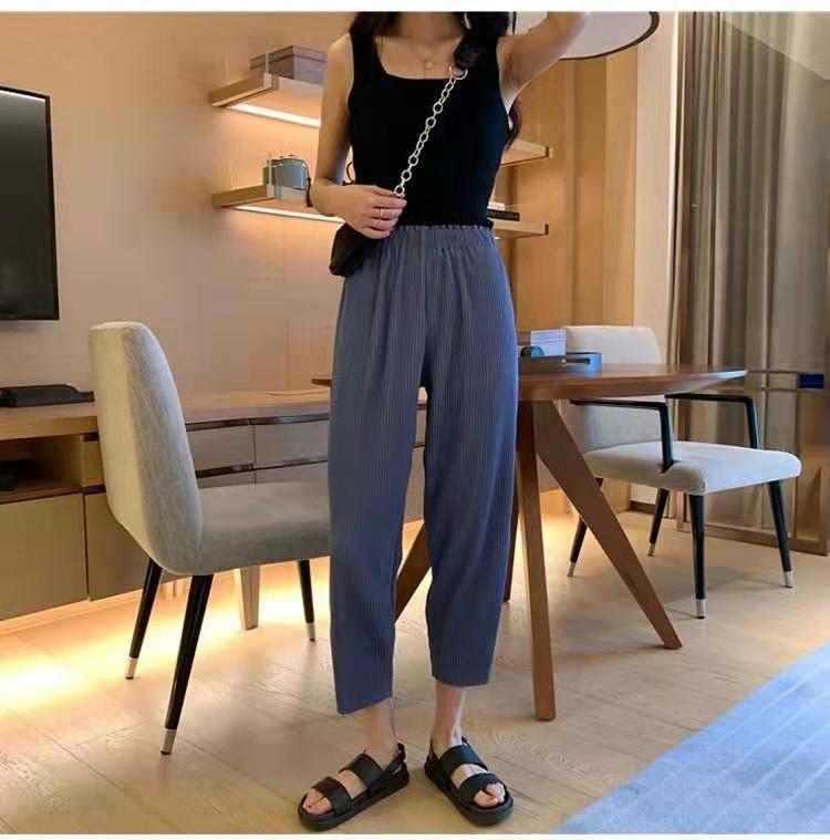 Women's Casual Solid Color Crop Pants Casual Pants display picture 2