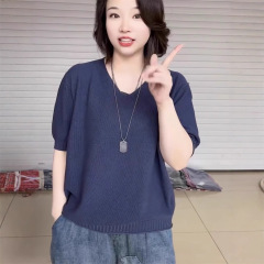 夏の新型洋気純色綿麻薄型vネックの底付きの小さいシャツの百合上着2025年半袖気質tシャツ