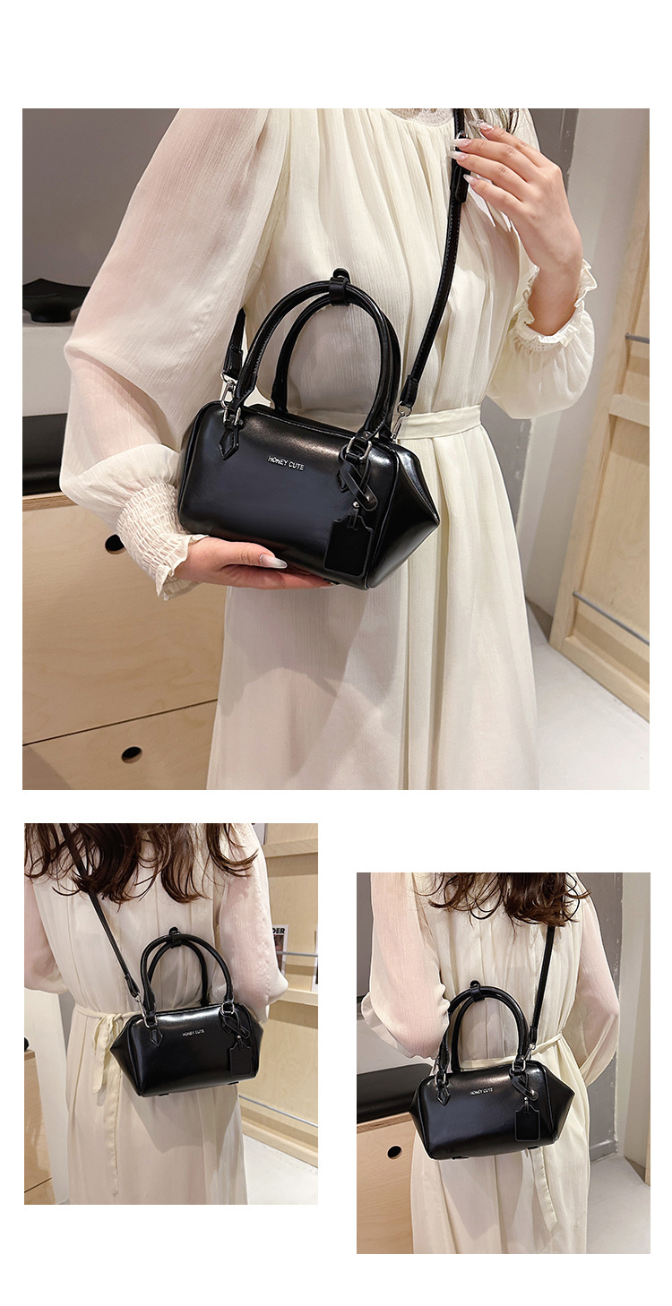 Women's Medium Pu Leather Solid Color Vintage Style Classic Style Zipper Crossbody Bag display picture 4