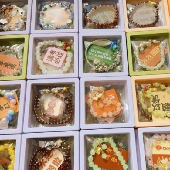 [Night Market Stall] Students Start Business Jingdezhen Glass Beaded Gifts Temple Fair Bracelet New Chinese Explosions Supply