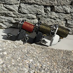 昆克直駆刺青機はダブルフックのデザインを採用して、糸を切って霧を打つ一体機の刺青器材メーカーです。