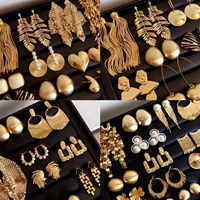 Серебряная игла средние древние круглые цветы кисточки серьги европейские и американские ретро металлические серьги темперамент легкие экстравагантные серьги оптом женщины