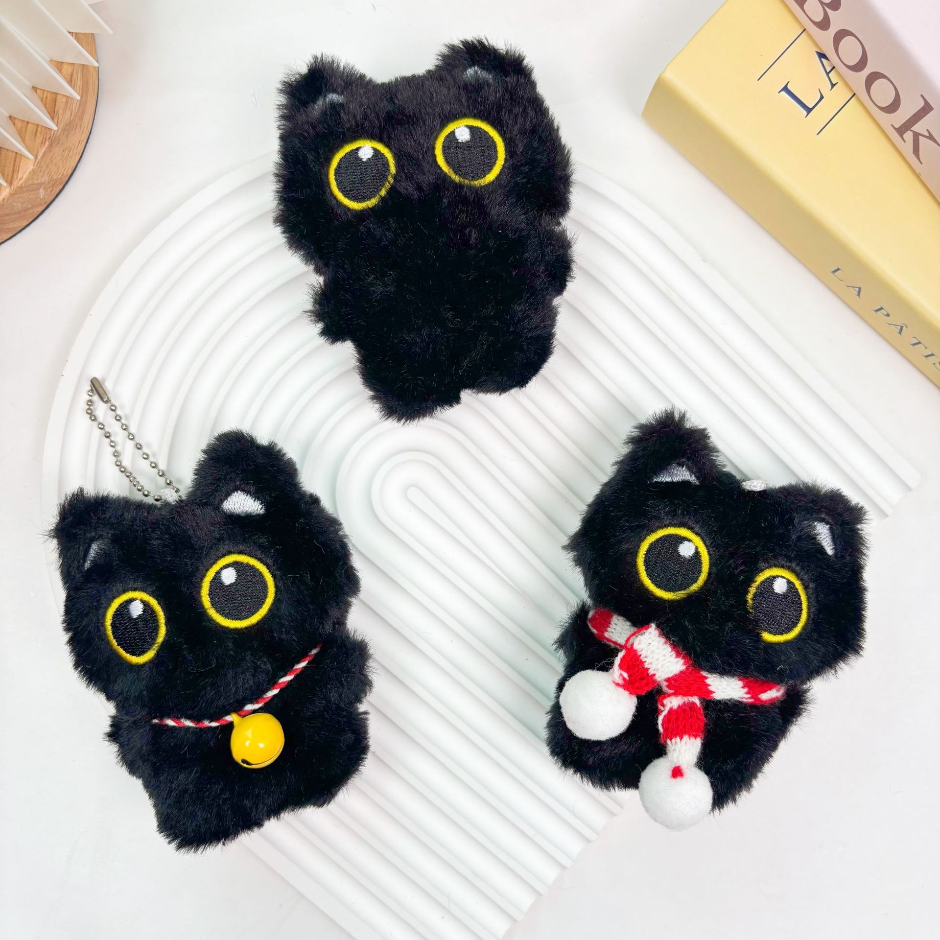Linda muñeca de peluche pequeño gato negro colgante chirriante colgante de todo fósforo bolso de gato llavero colgante al por mayor