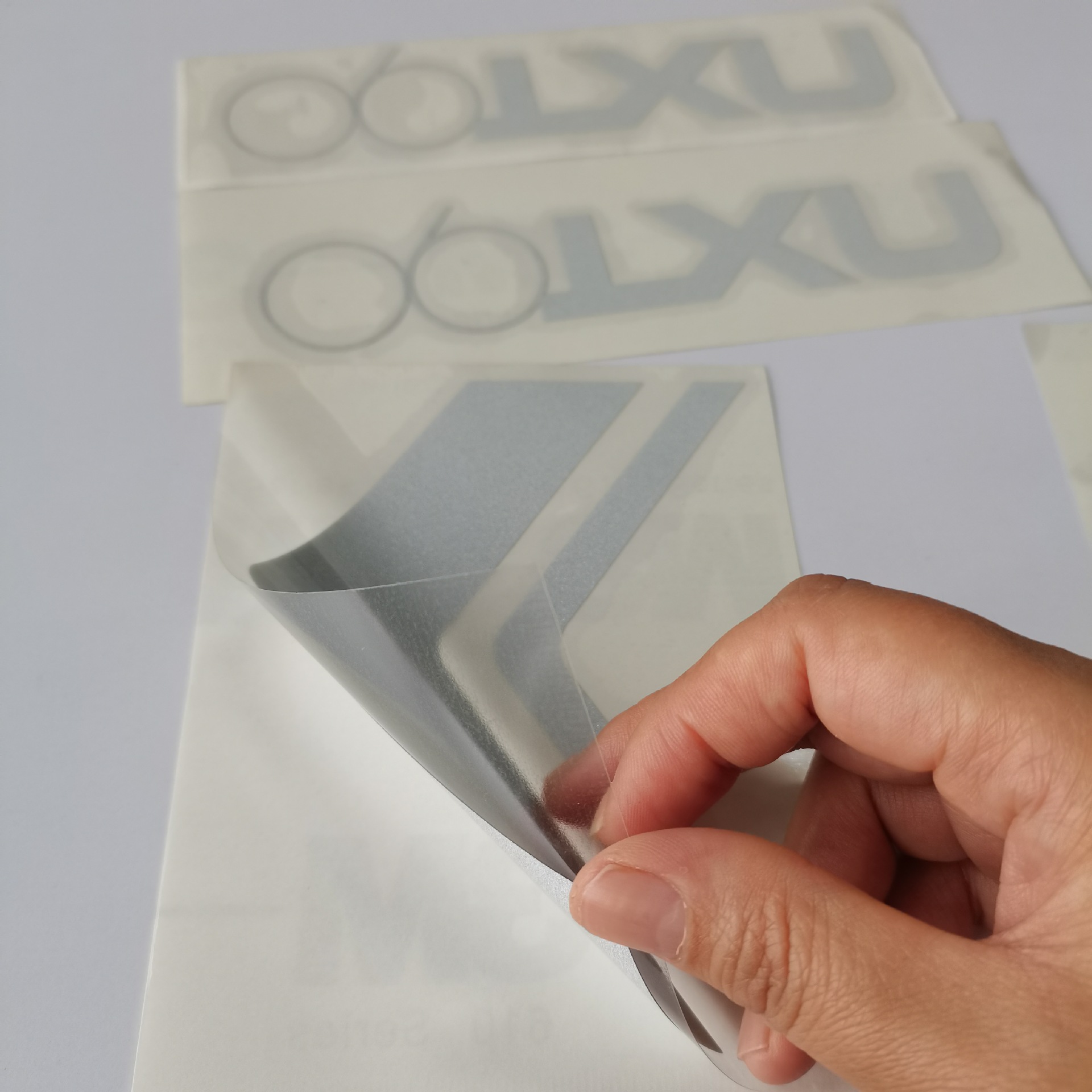 厂家反光转移贴纸自粘贴纸撕膜留字不留胶户外产品用反光转移贴