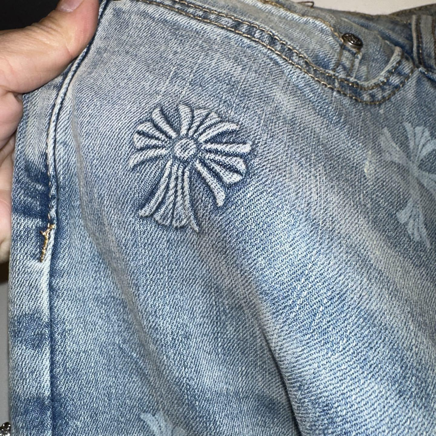 Nuevos productos vaqueros europeos de alta gama para hombres Four Seasons Cross Stereo Print Slim Slim Elástico Lavado Pantalones rectos pequeños